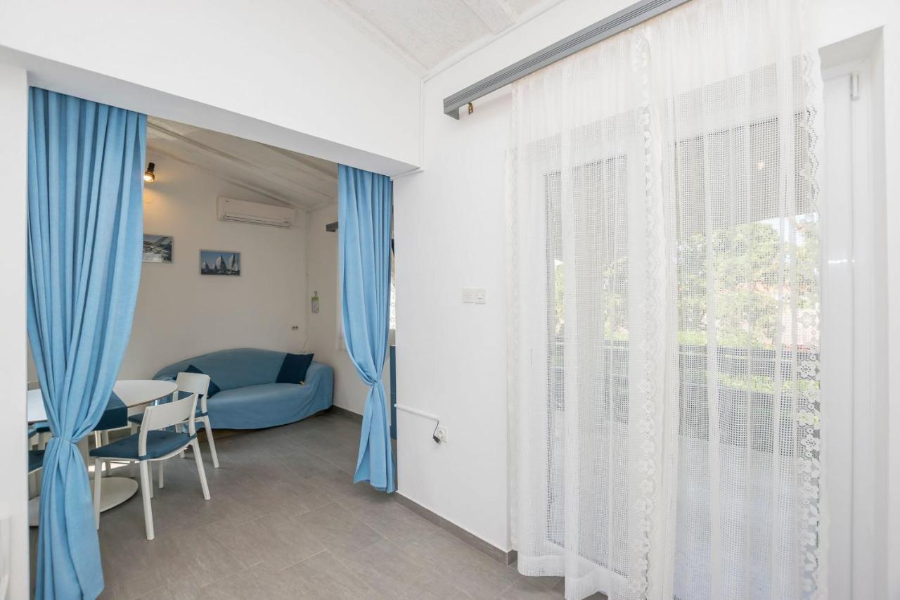 Apartments Mira Privlaka  Exterior photo
