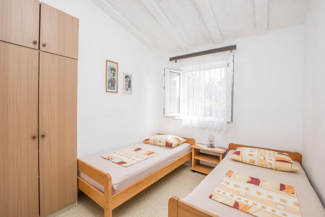 Apartments Mira Privlaka  Exterior photo